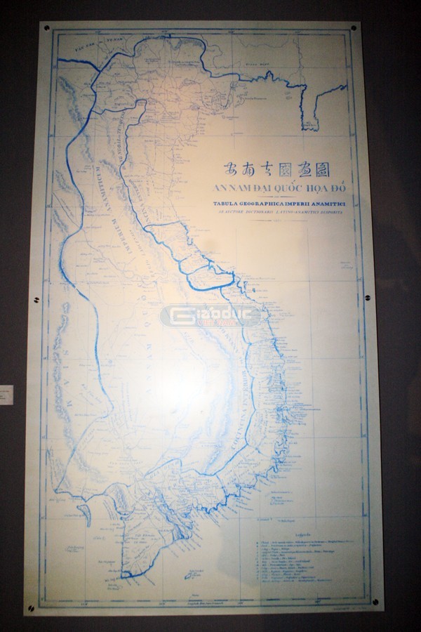 Bản đồ "An Nam Đại Quốc Họa Đồ" do giám mục Taberd (Pháp) lập và xuất bản năm 1838 đã vẽ rất chính xác về tọa độ Paracel hay Hoàng Sa của Việt Nam.